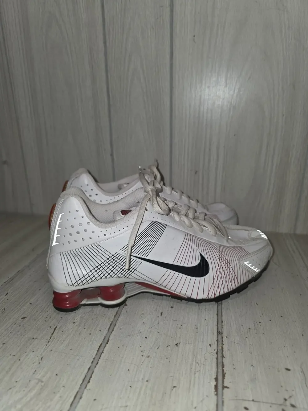 Nike Boys Shox White Black Varsity Red Size 6